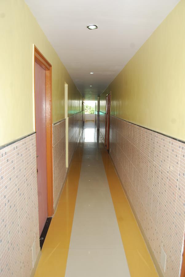 Hotel Utsav Shirdi Bagian luar foto